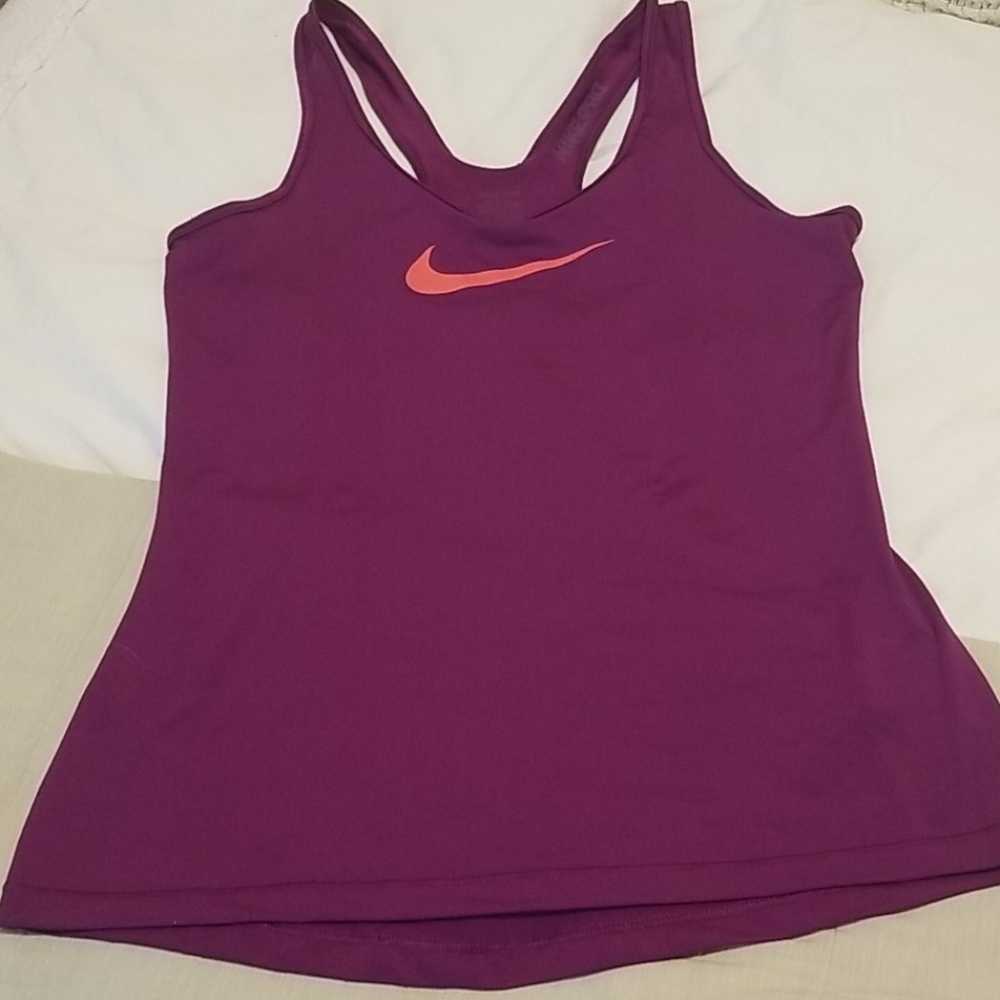 NWOT- women's Nike tank
